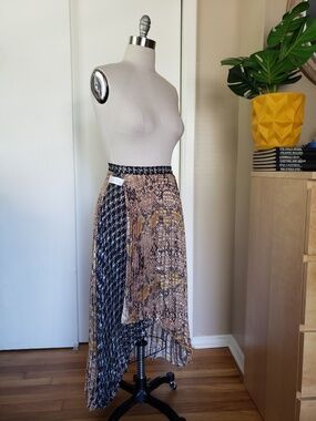 Anthropologie Foxiedox Pleated Skirt Size Small